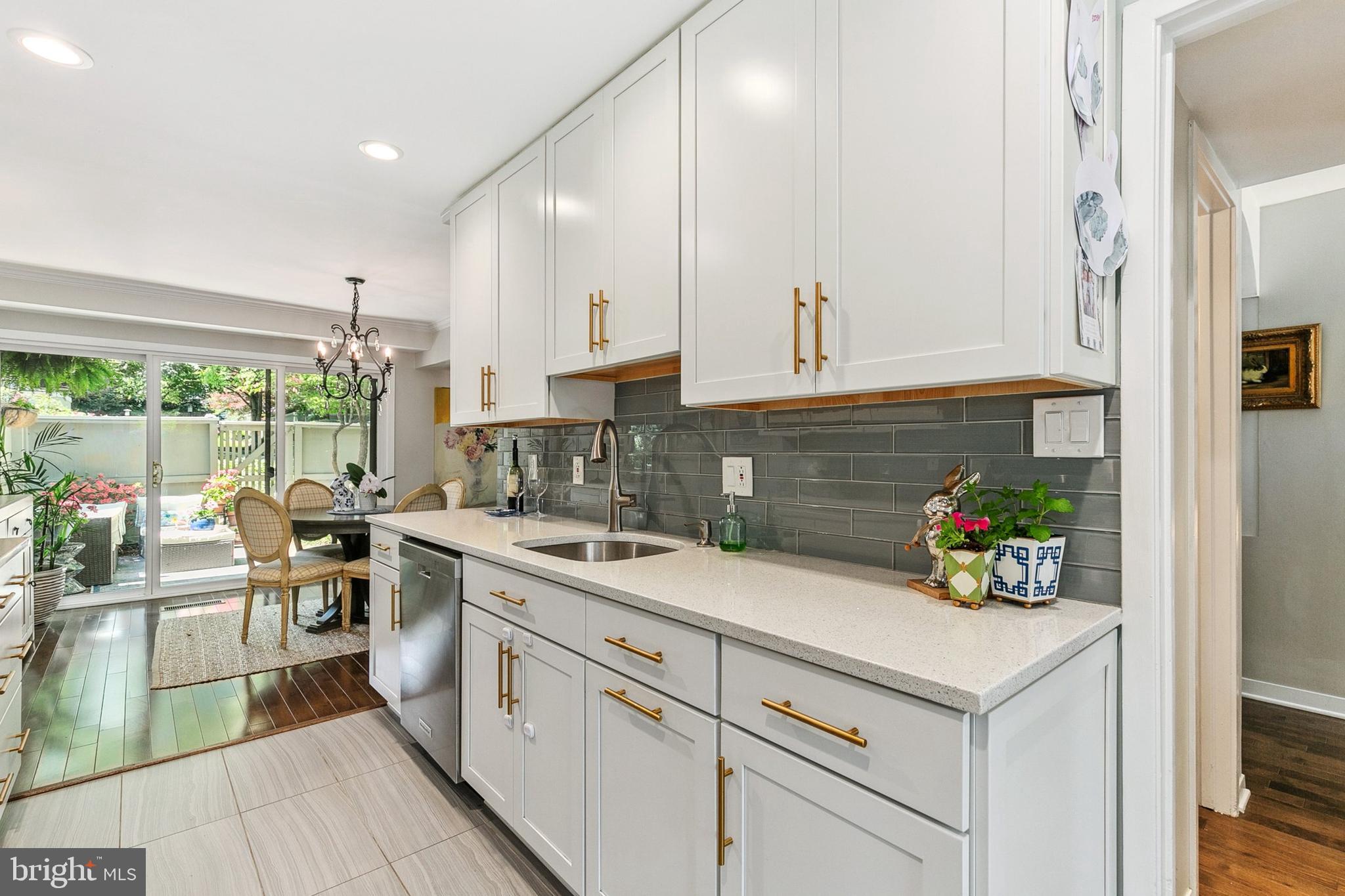 POOKS HILL - Residential