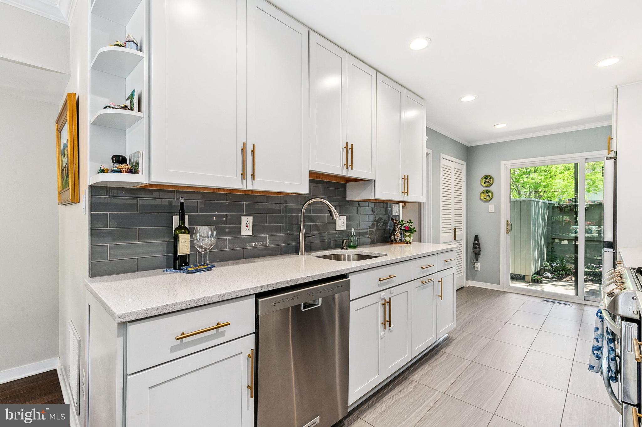 POOKS HILL - Residential