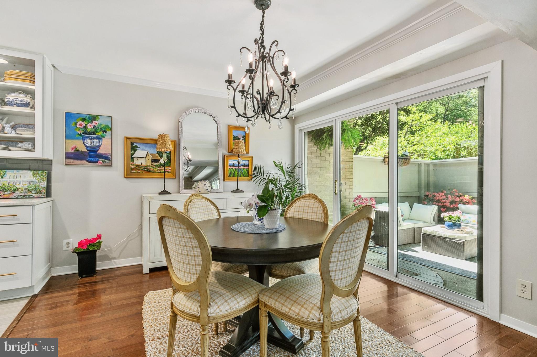 POOKS HILL - Residential