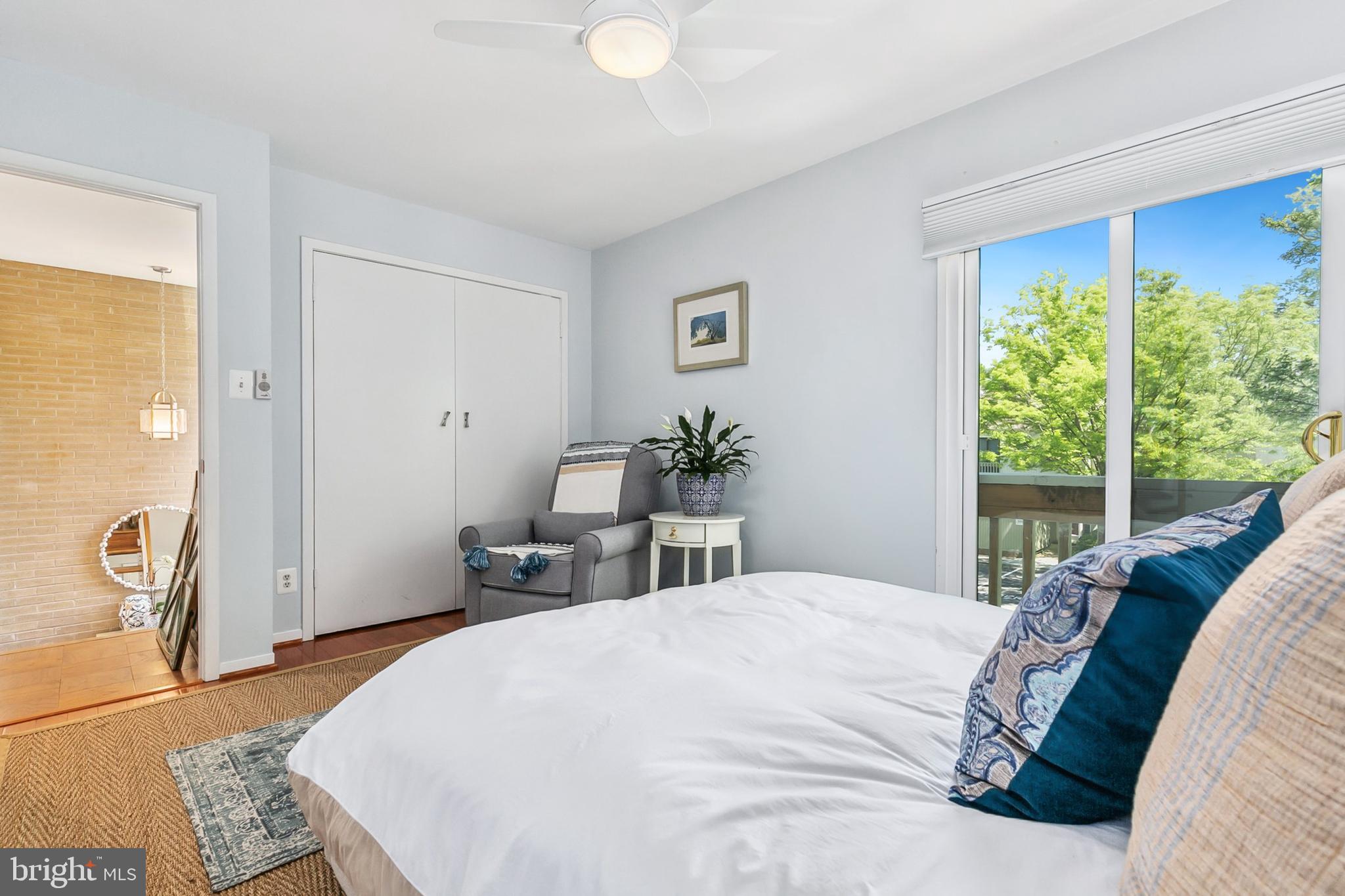 POOKS HILL - Residential