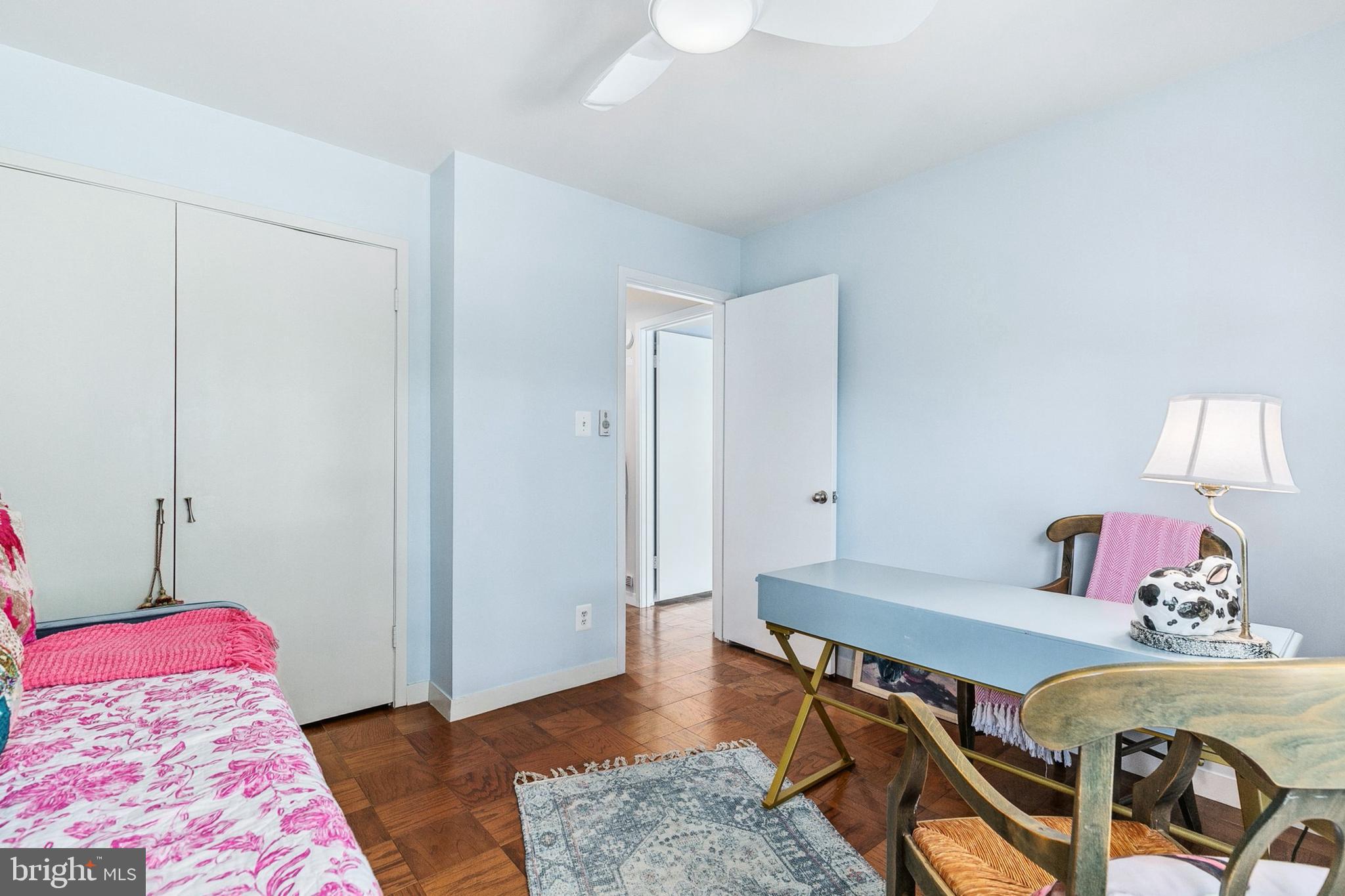 POOKS HILL - Residential