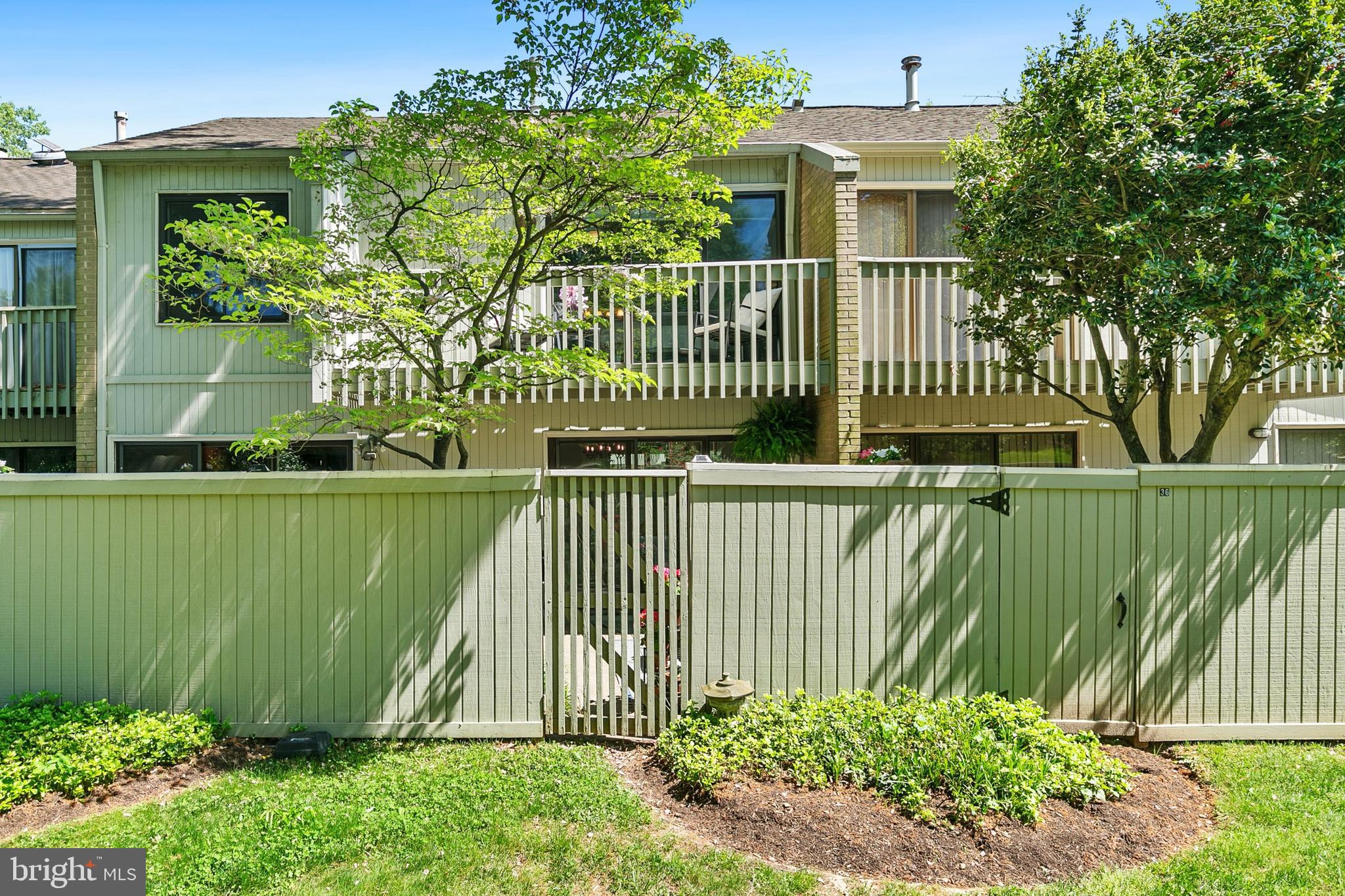 POOKS HILL - Residential