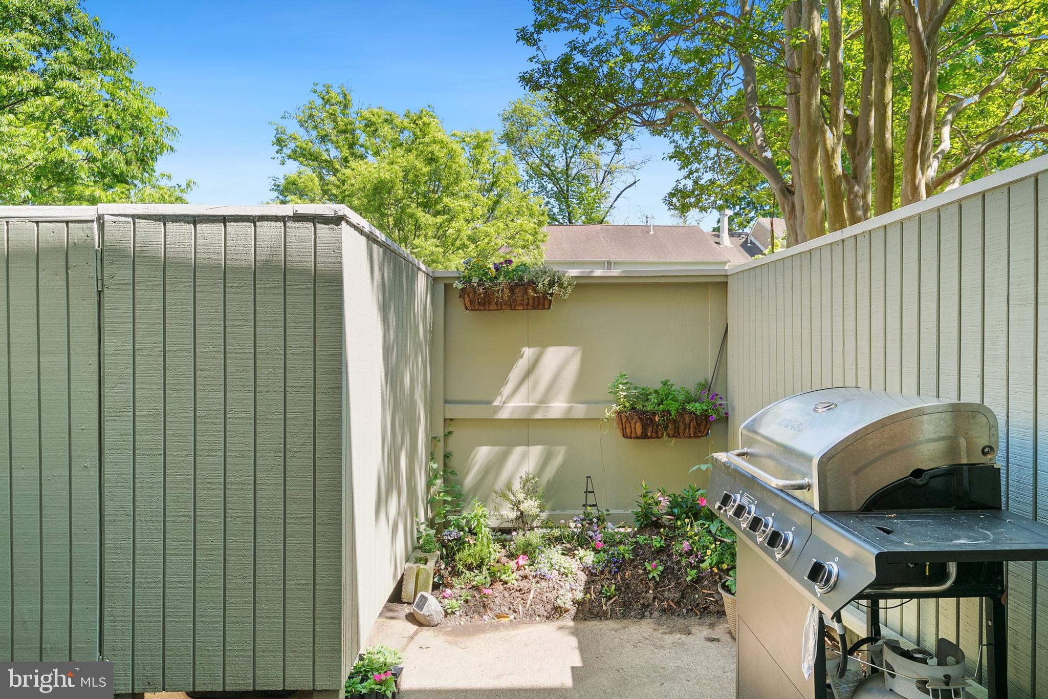 POOKS HILL - Residential