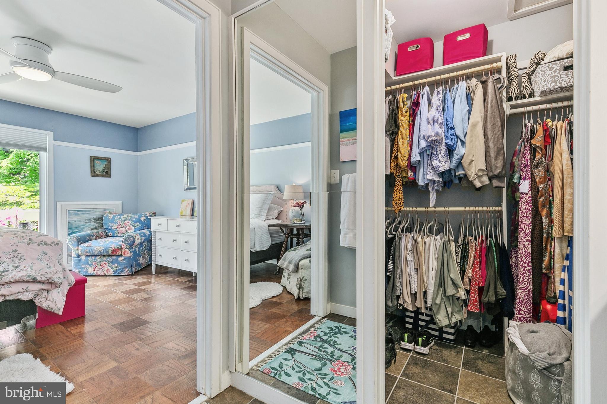 POOKS HILL - Residential