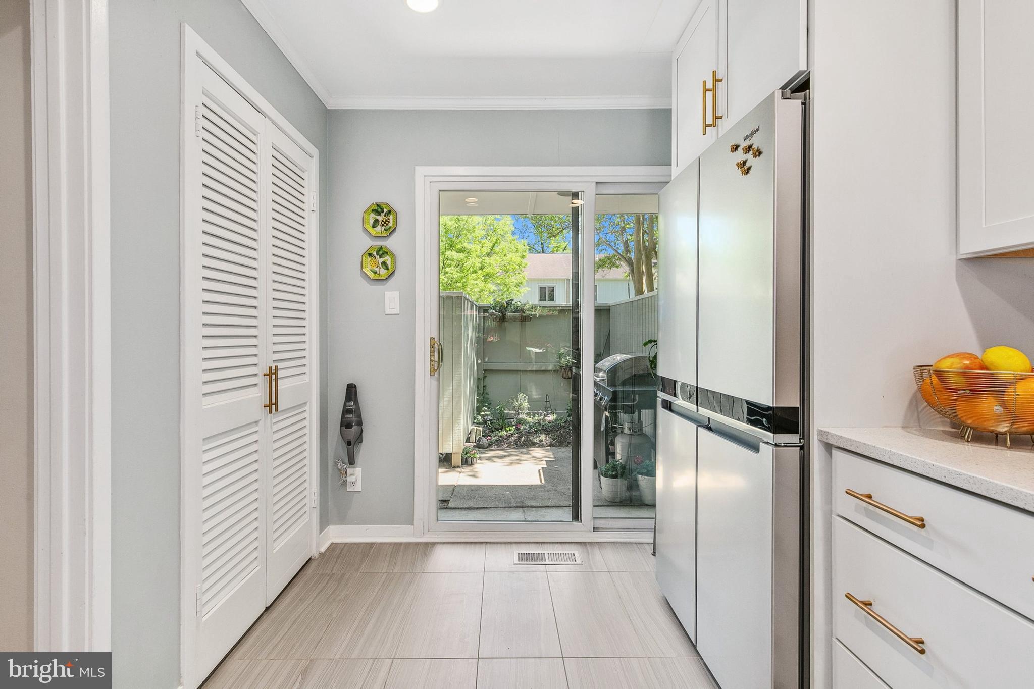 POOKS HILL - Residential