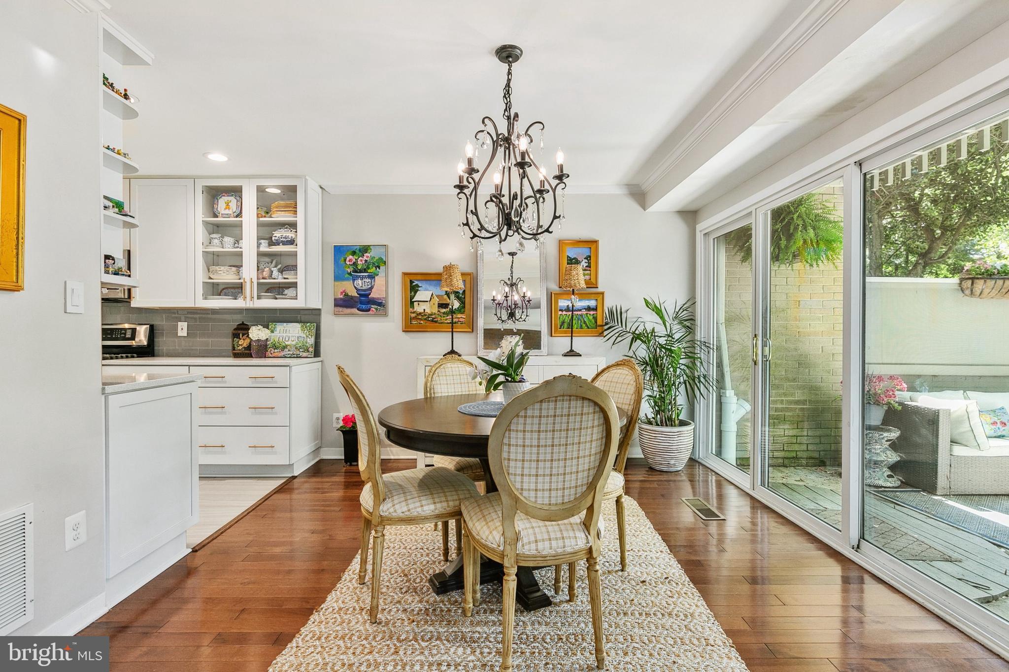 POOKS HILL - Residential