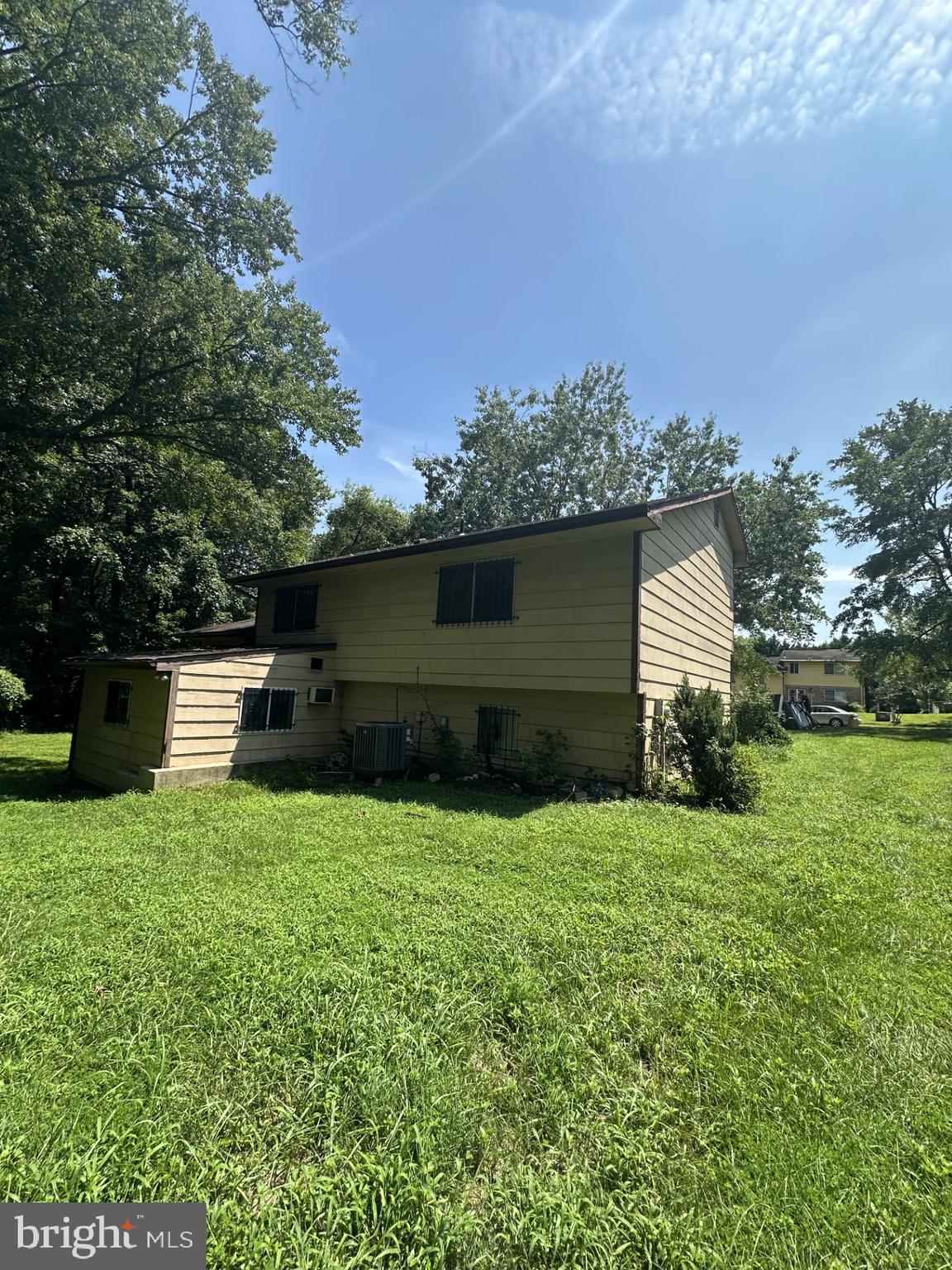 402 WARBURTON OAKS DRIVE