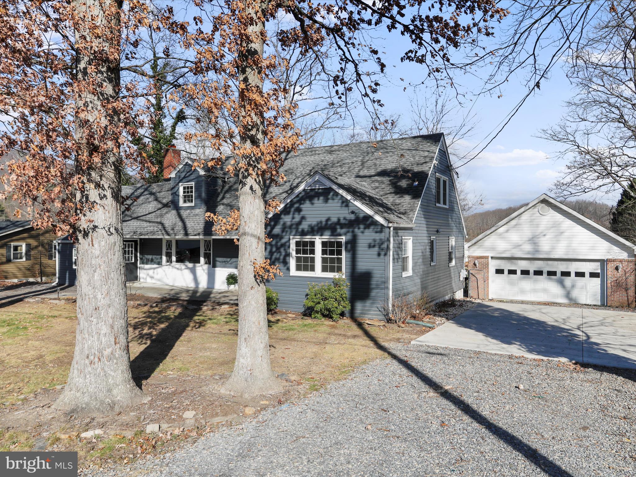 15 WARFIELD PLACE