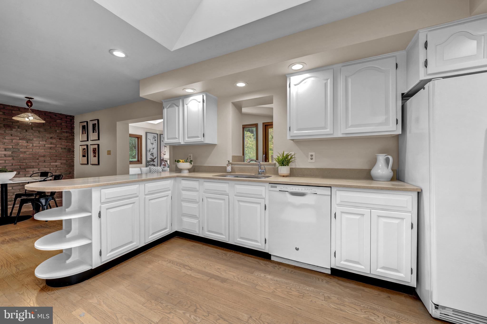 BELLEVUE FOREST - Residential