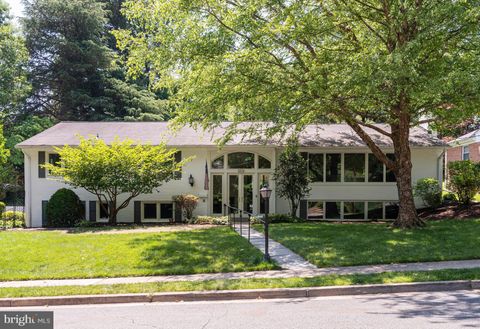 Photo of 3636 38th Street N, ARLINGTON, VA 22207 (MLS # VAAR2073386)
