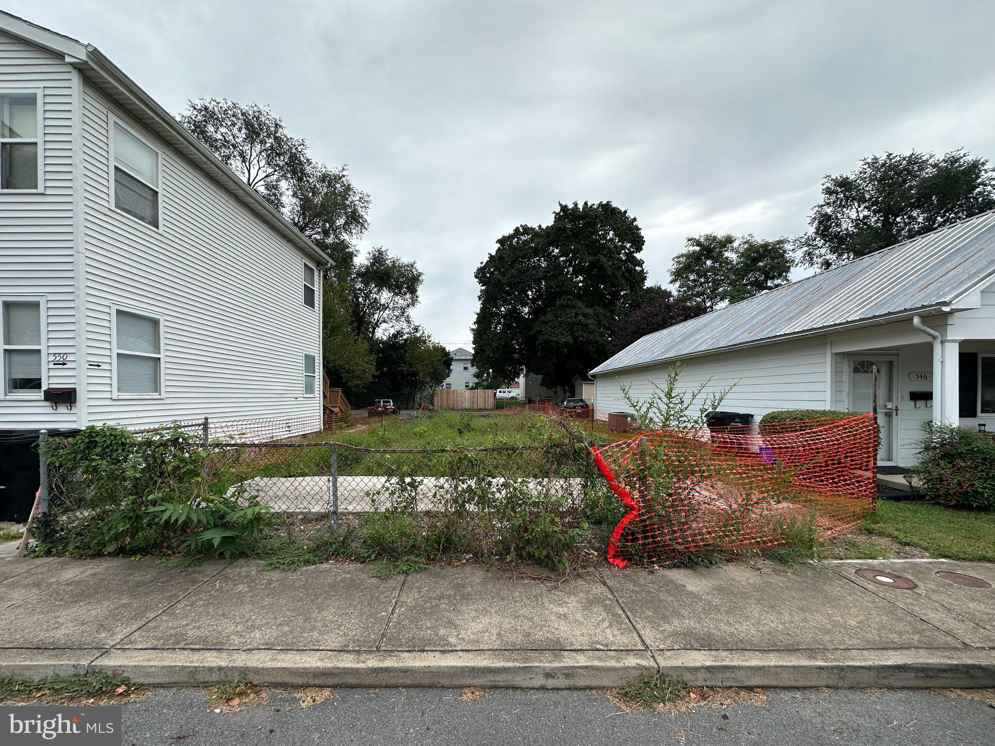 548 FREMONT STREET