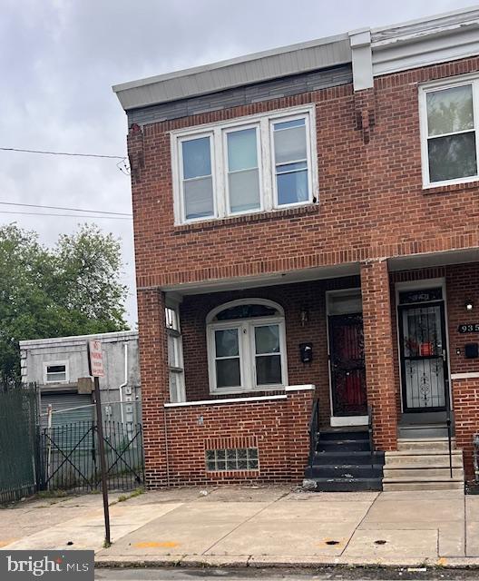 933 LANSDOWNE AVENUE