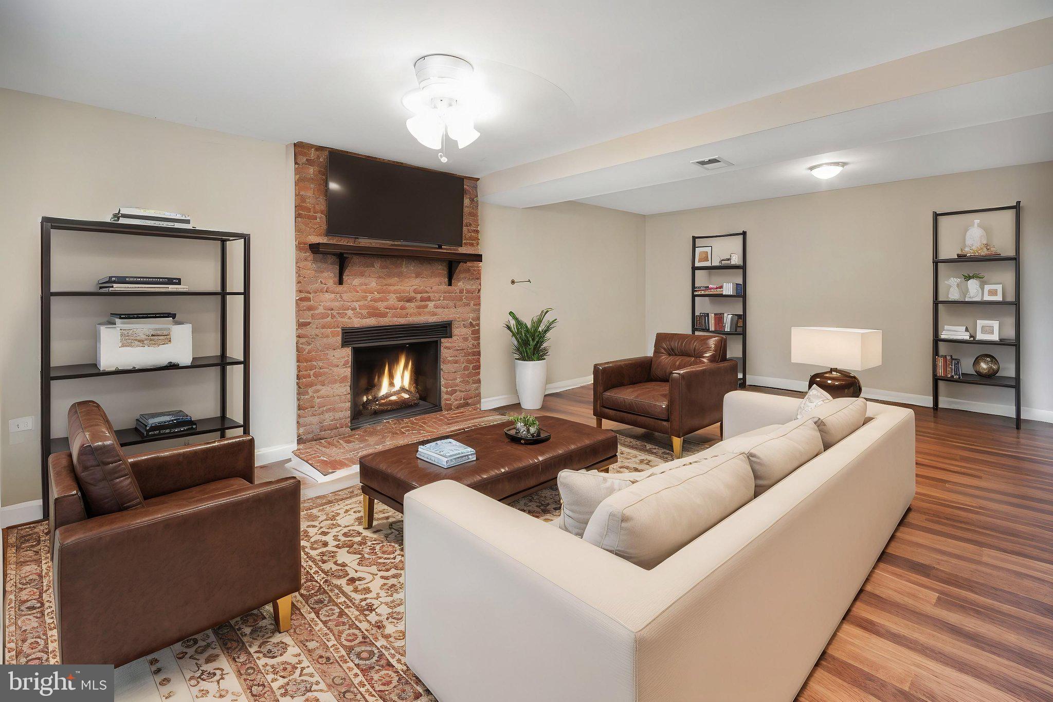 DALE CITY - Residential