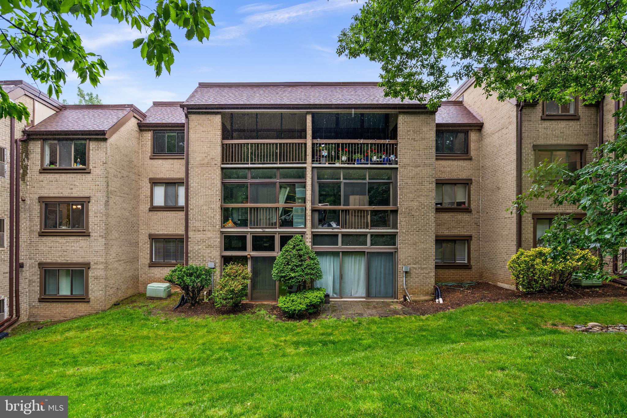 1631 PARKCREST CIRCLE 8B/301