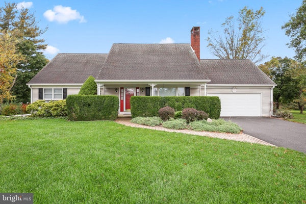 215 DEAD TREE RUN RD, BELLE MEAD, NJ 08502 - Image 8f58847bcbf041a7e6f5768e06a34a2e/2964407176