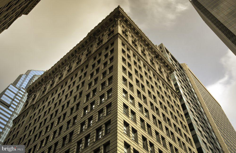 CENTER CITY - Residential Lease