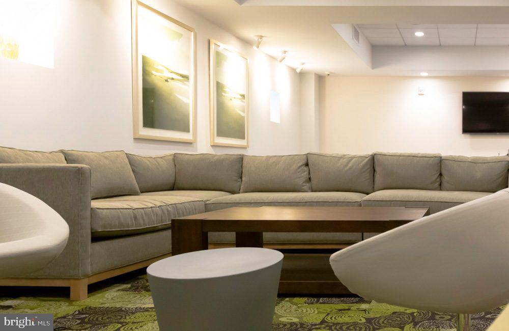 CENTER CITY - Residential Lease