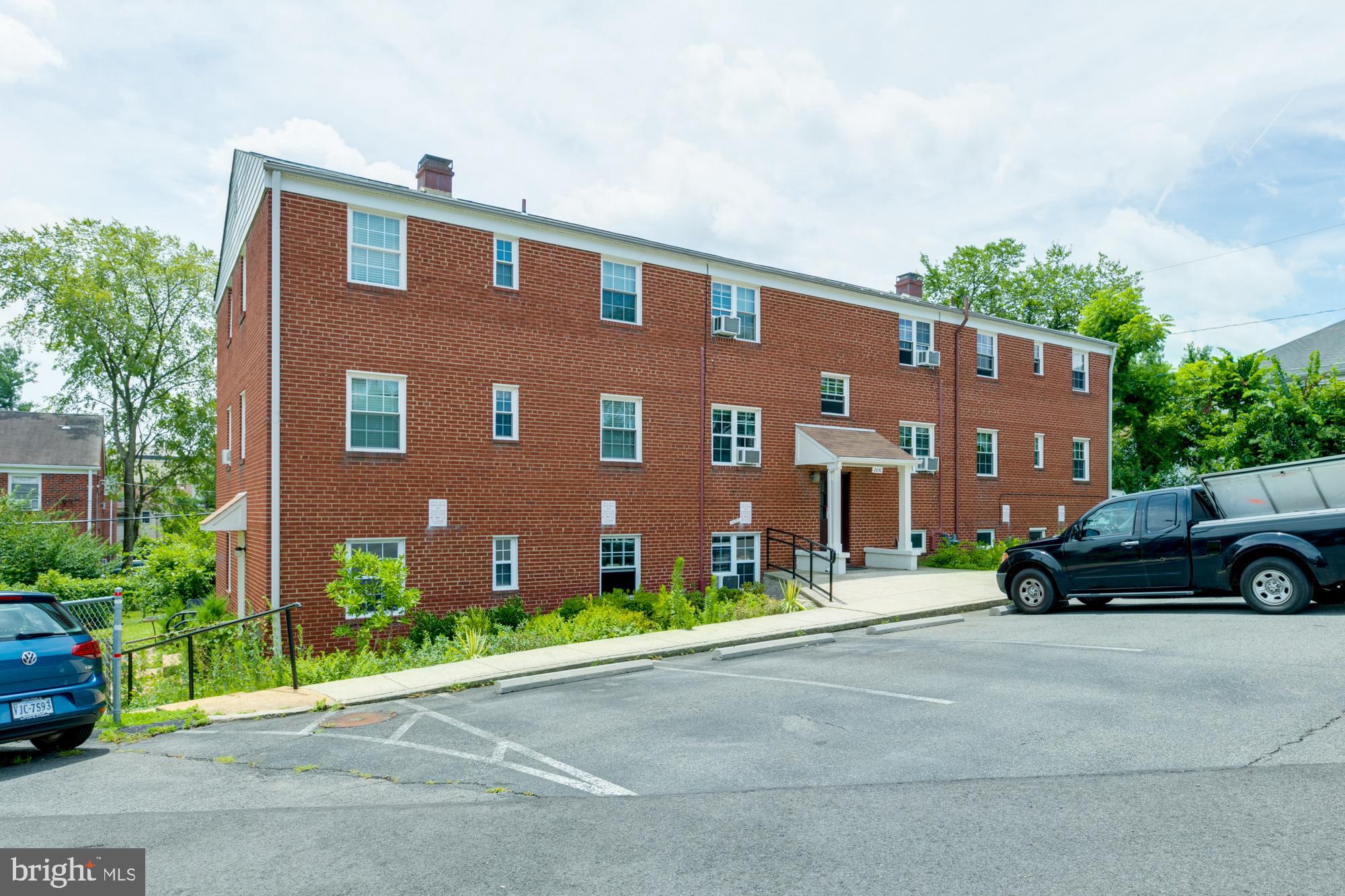 COLUMBIA PIKE - Residential Lease