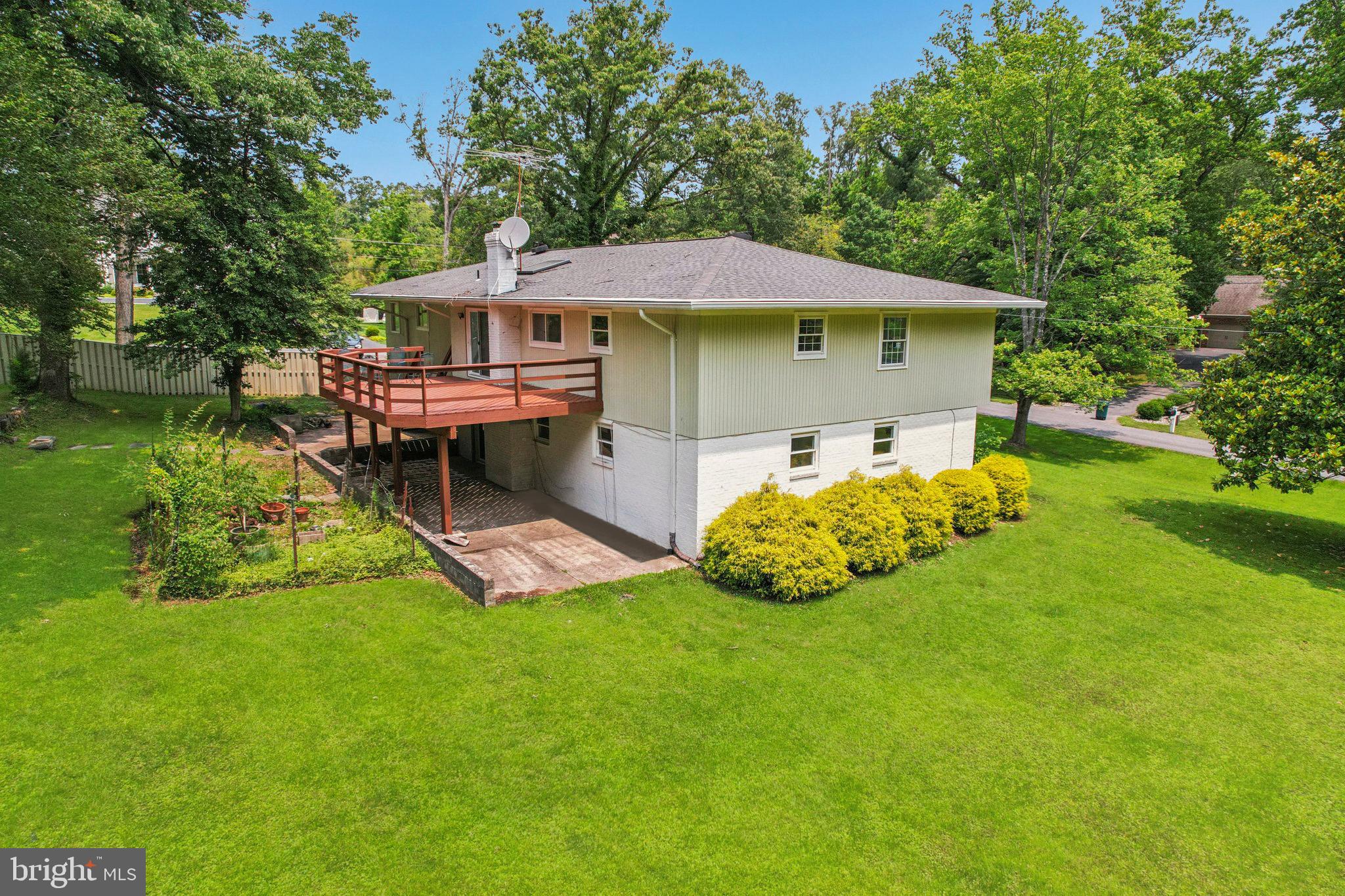 WILLIAMSBURG ESTATES - Residential Lease