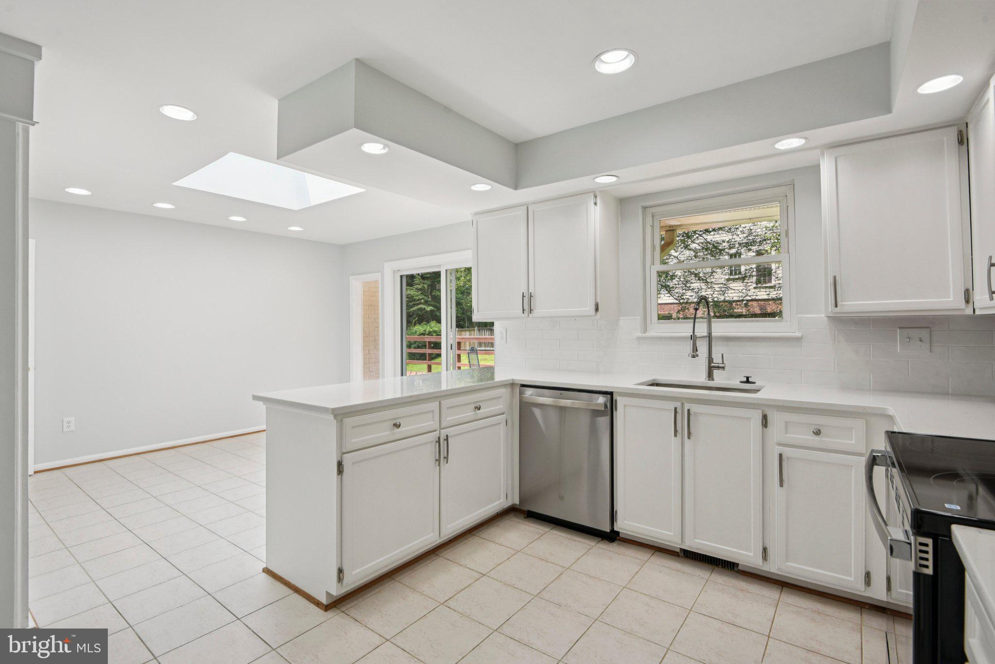 WILLIAMSBURG ESTATES - Residential Lease