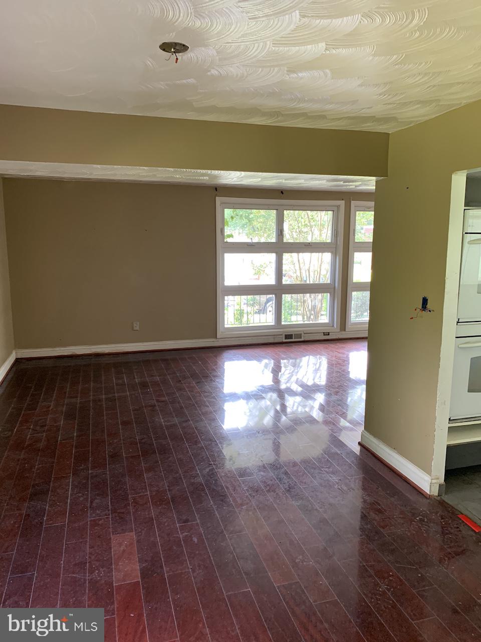 ROBIN HILLS - Residential