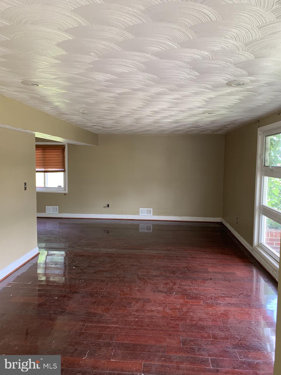 ROBIN HILLS - Residential