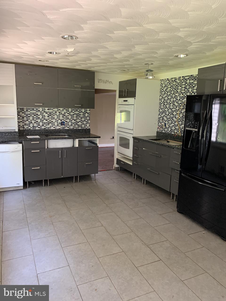 ROBIN HILLS - Residential