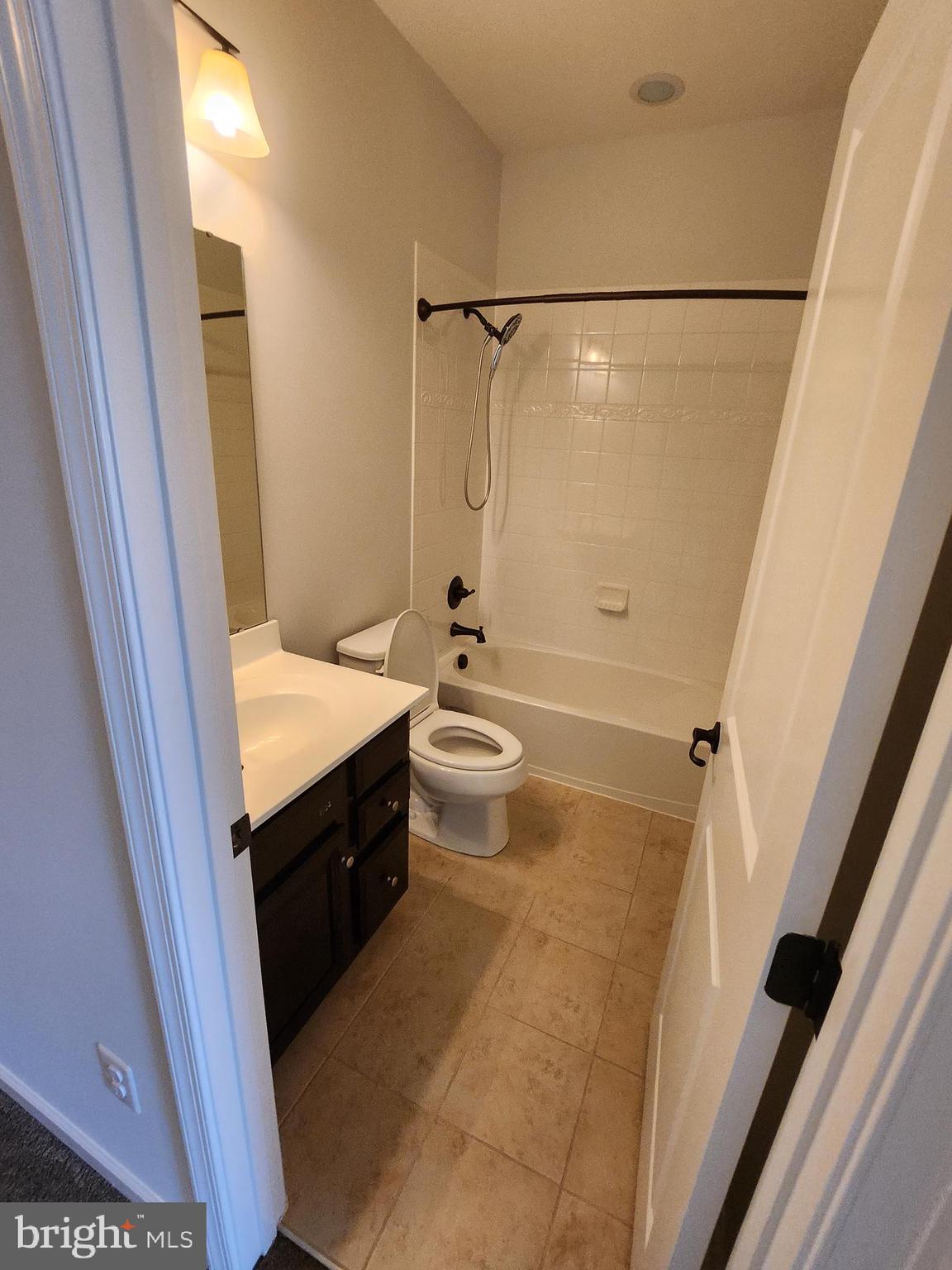 CREEKSIDE VILLAGE - Residential Lease