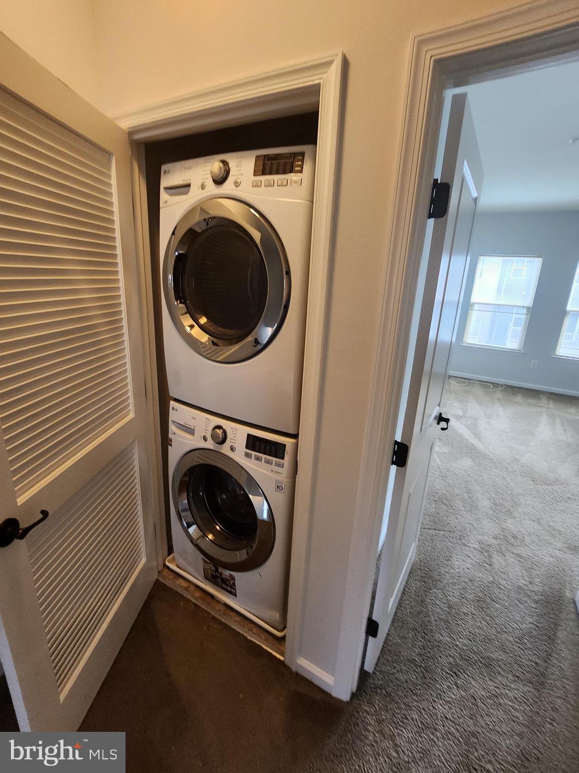 CREEKSIDE VILLAGE - Residential Lease