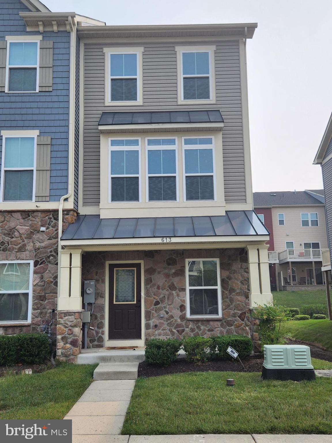 CREEKSIDE VILLAGE - Residential Lease