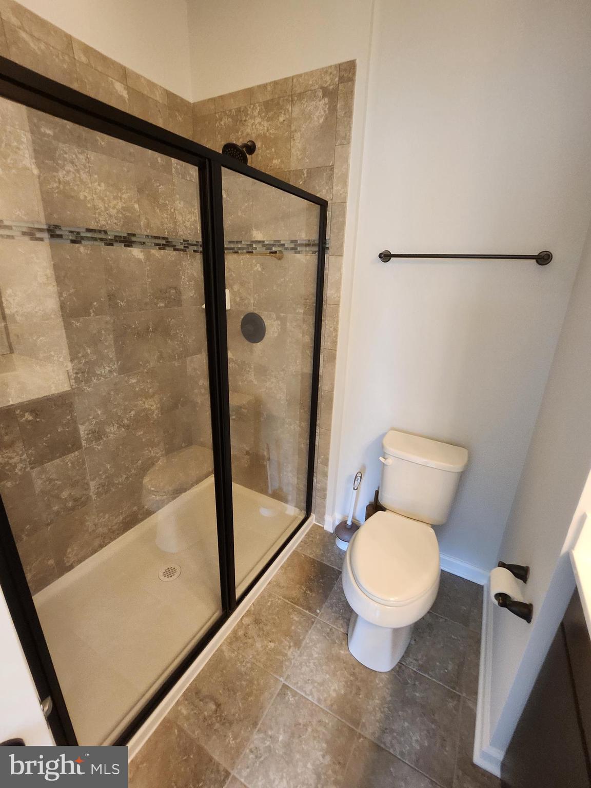 CREEKSIDE VILLAGE - Residential Lease