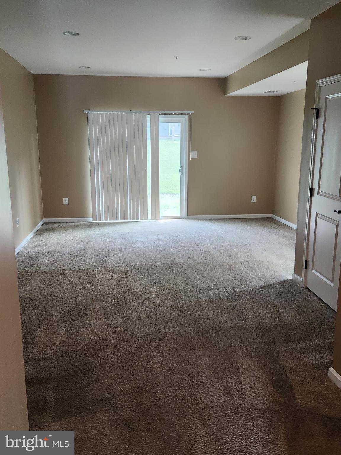 CREEKSIDE VILLAGE - Residential Lease