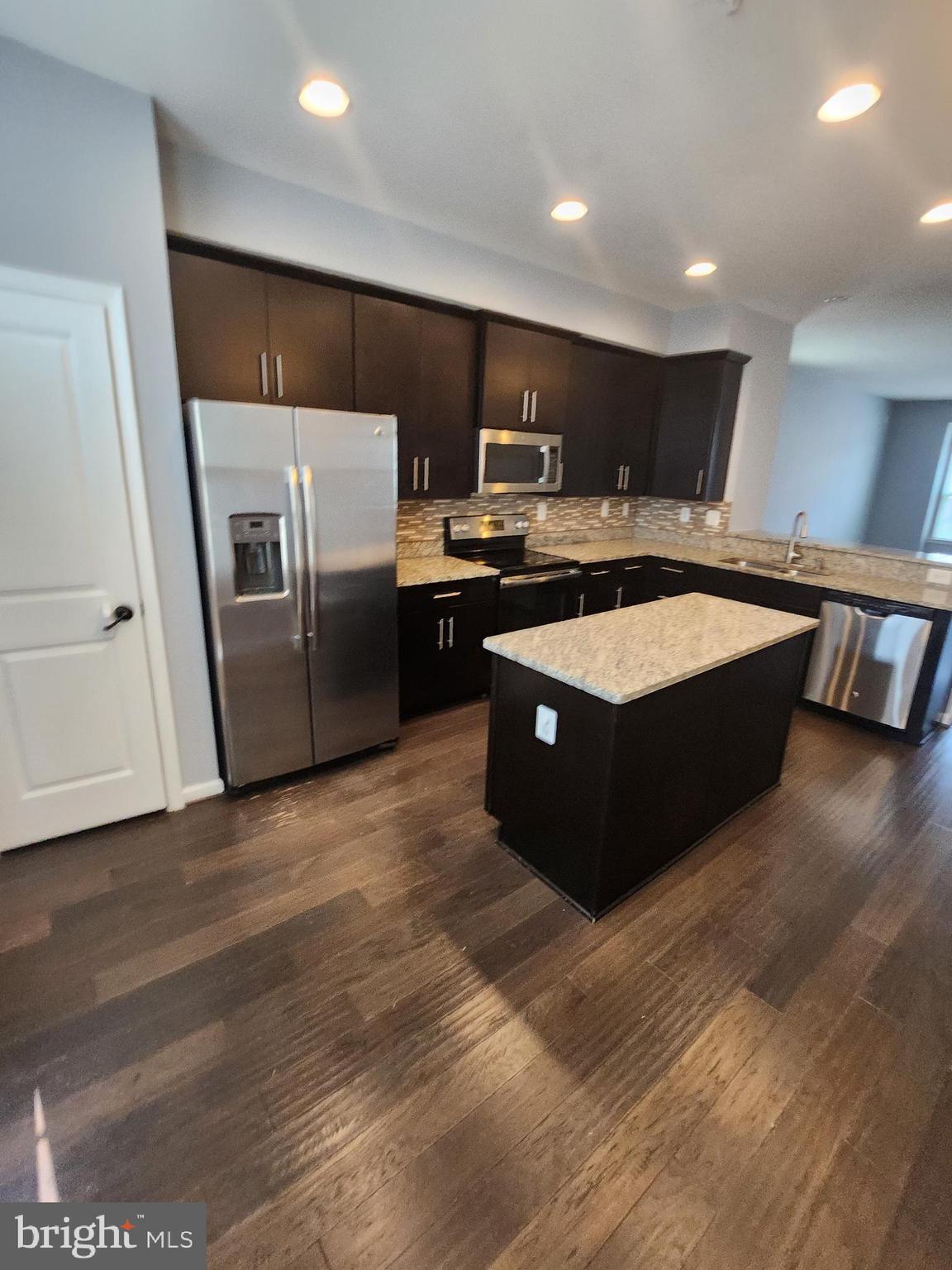 CREEKSIDE VILLAGE - Residential Lease