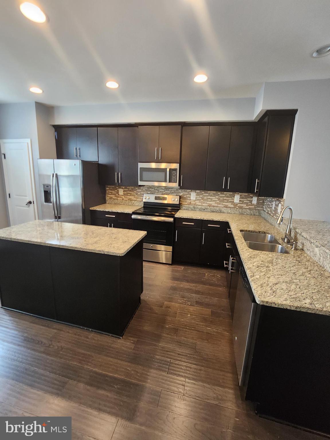 CREEKSIDE VILLAGE - Residential Lease