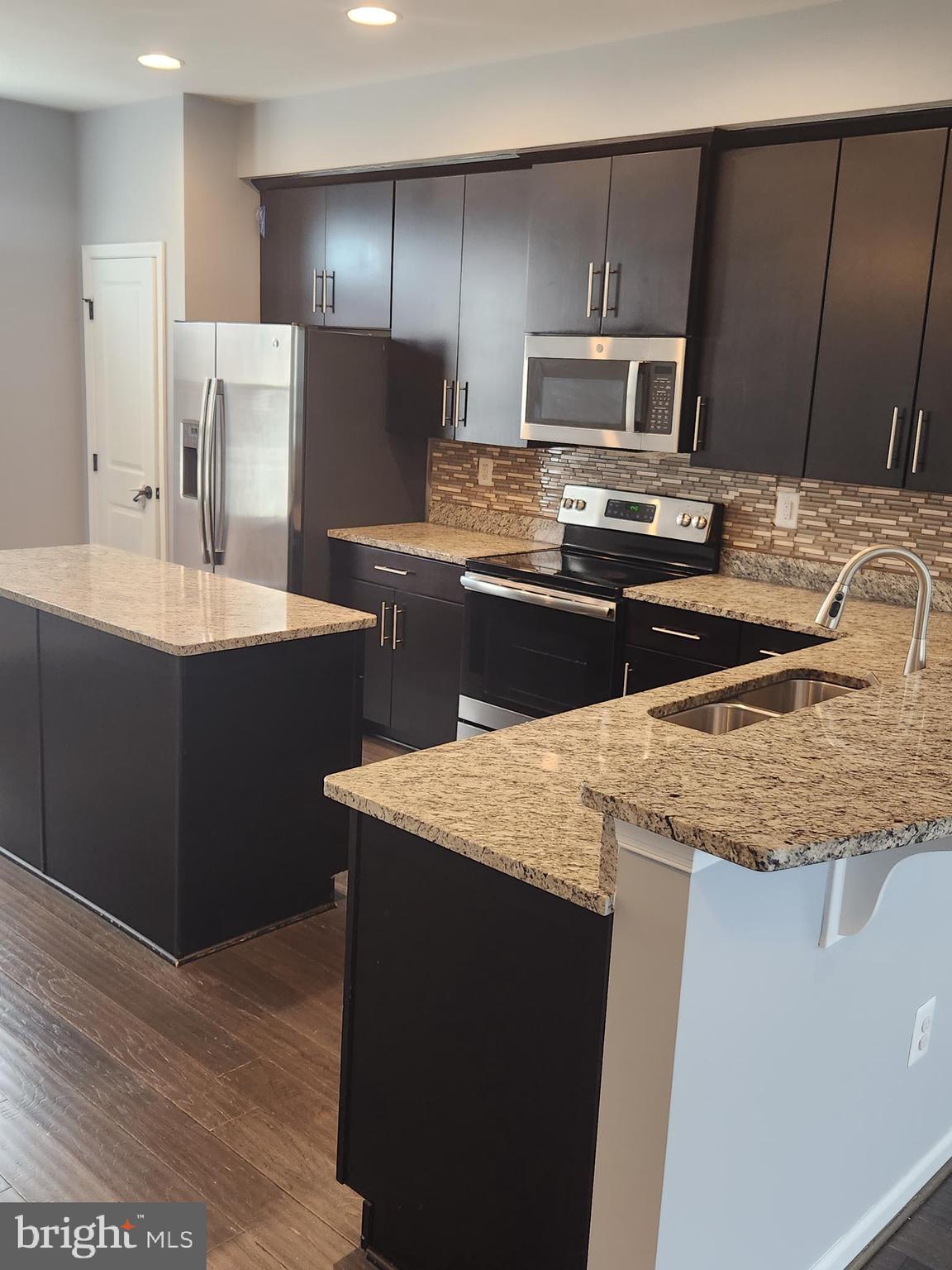 CREEKSIDE VILLAGE - Residential Lease