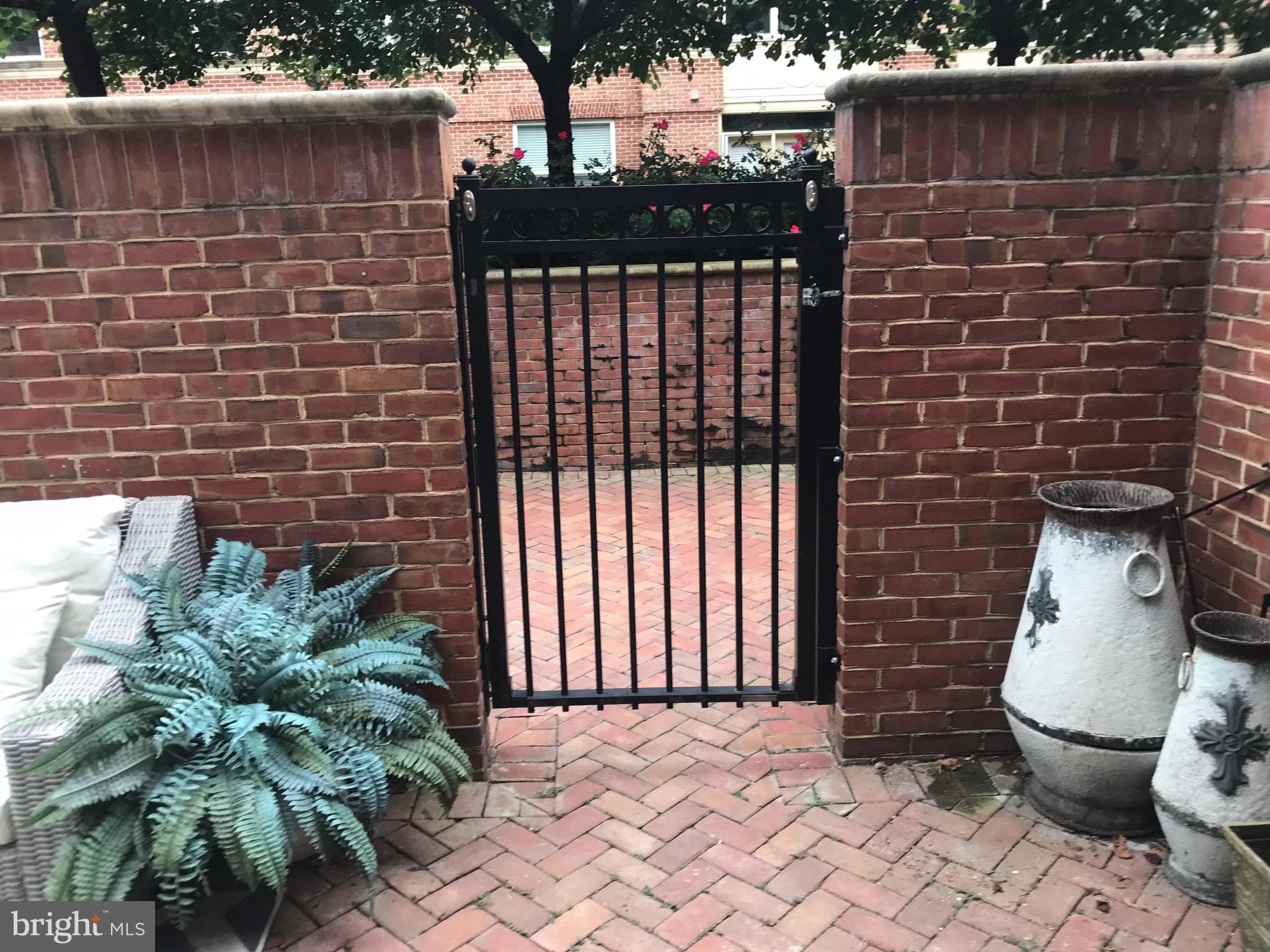 DUKE CONDOMINIUM - Residential Lease