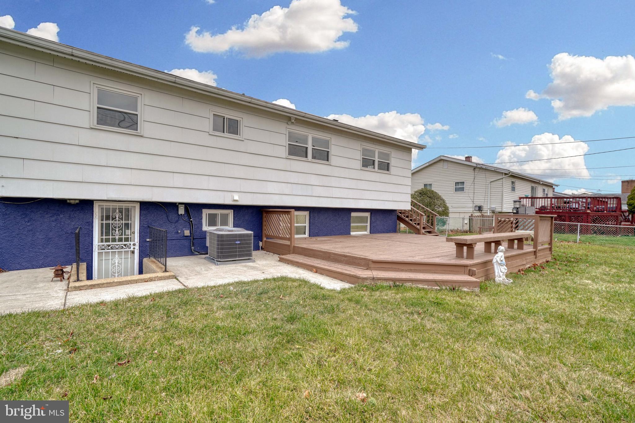 WESTVIEW PARK - Residential Lease