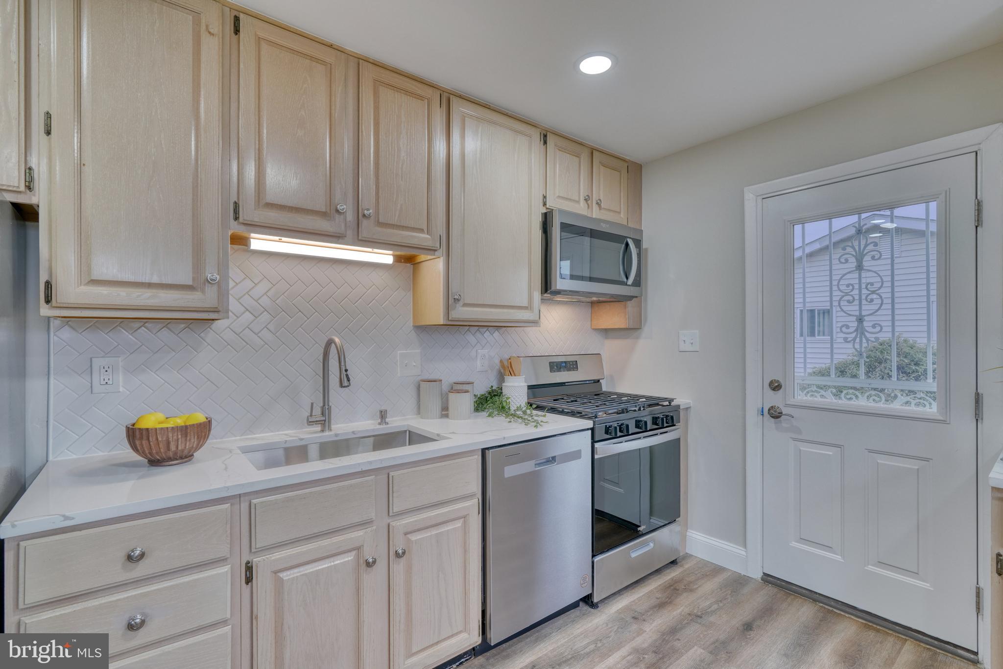 WESTVIEW PARK - Residential Lease