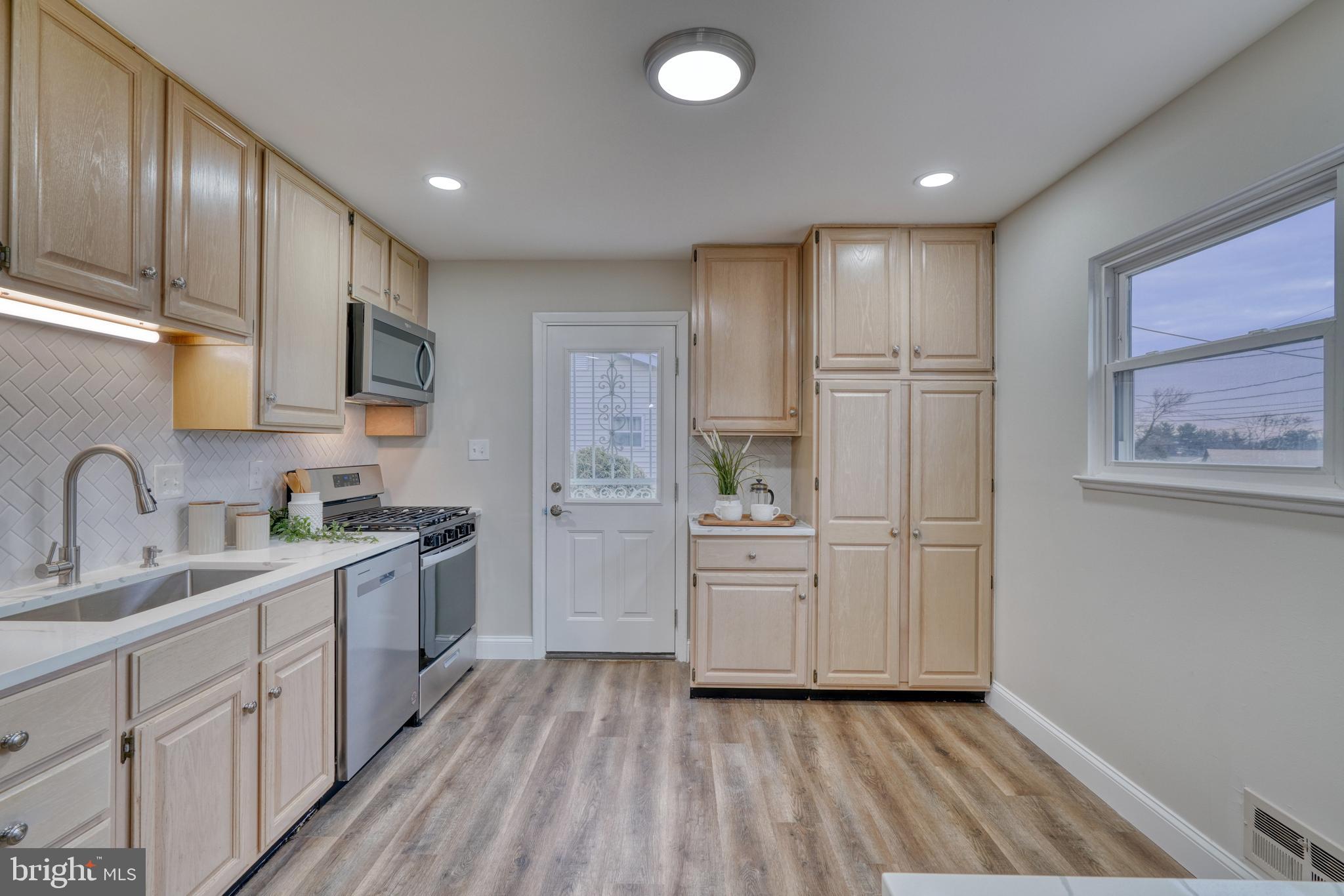 WESTVIEW PARK - Residential Lease