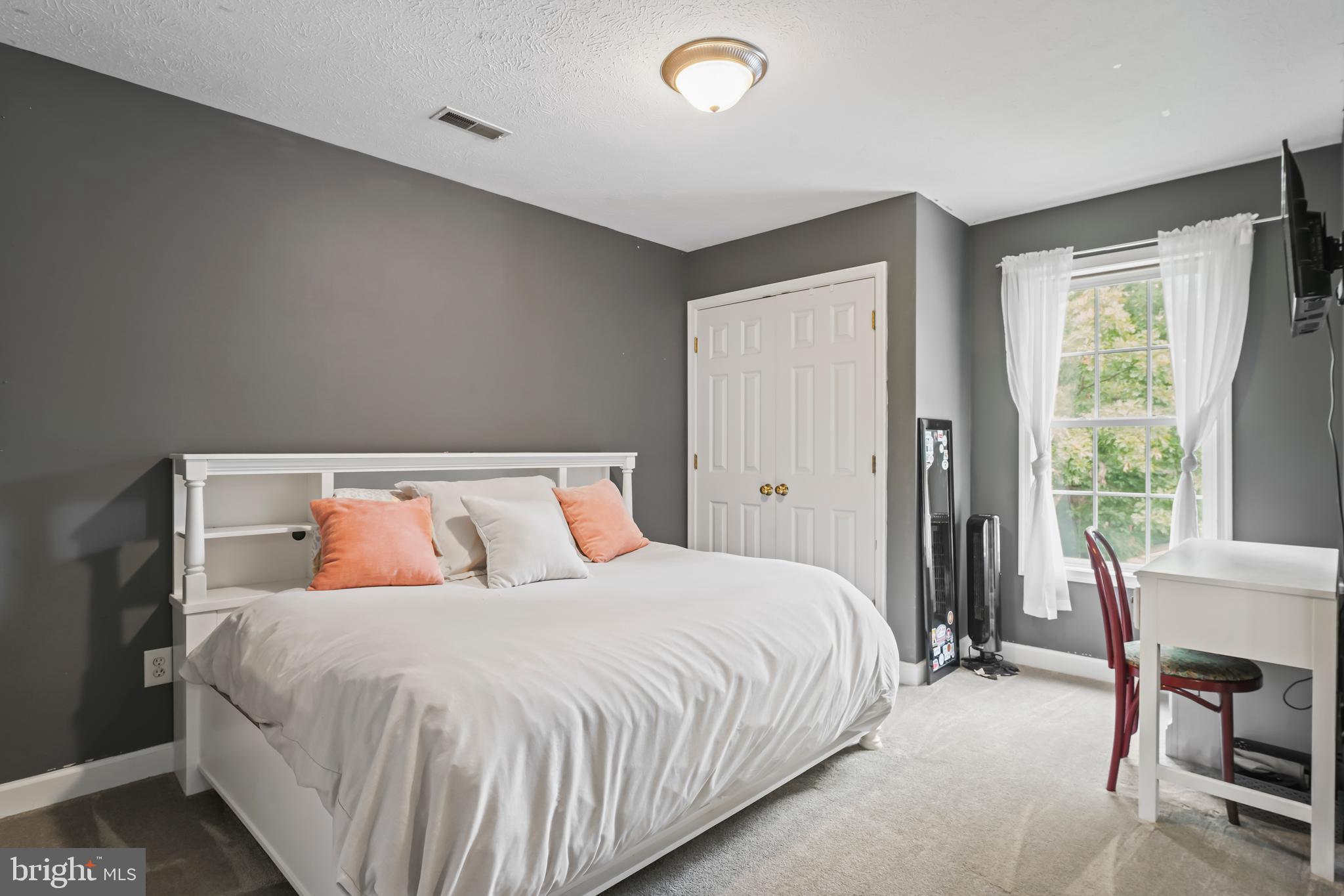 HAPPY CREEK KNOLLS - Residential