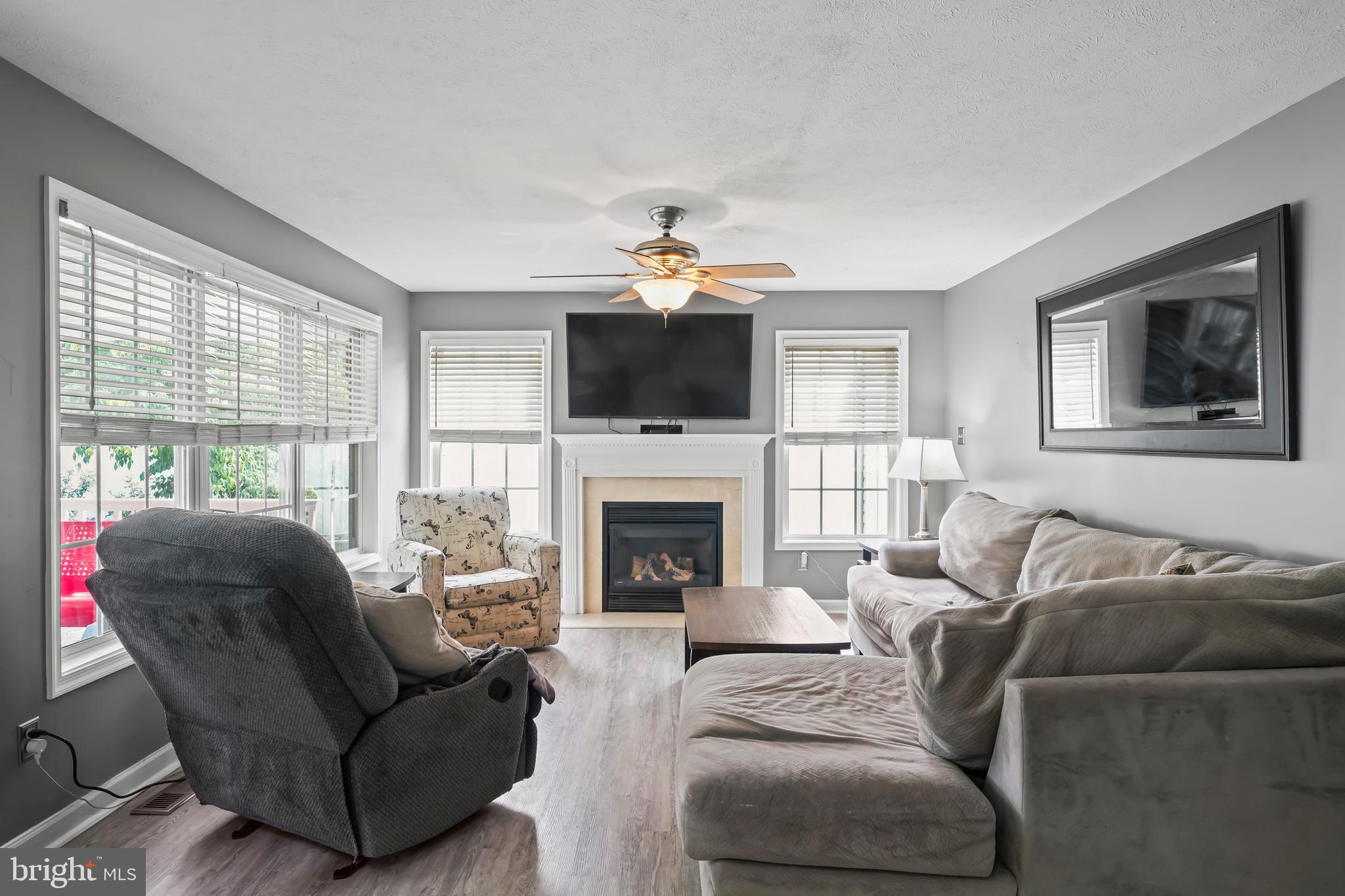 HAPPY CREEK KNOLLS - Residential