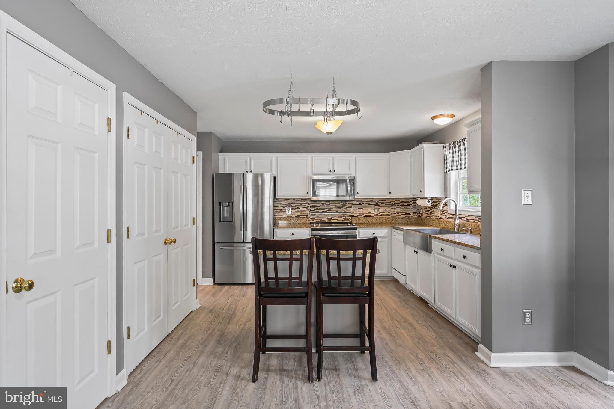 HAPPY CREEK KNOLLS - Residential