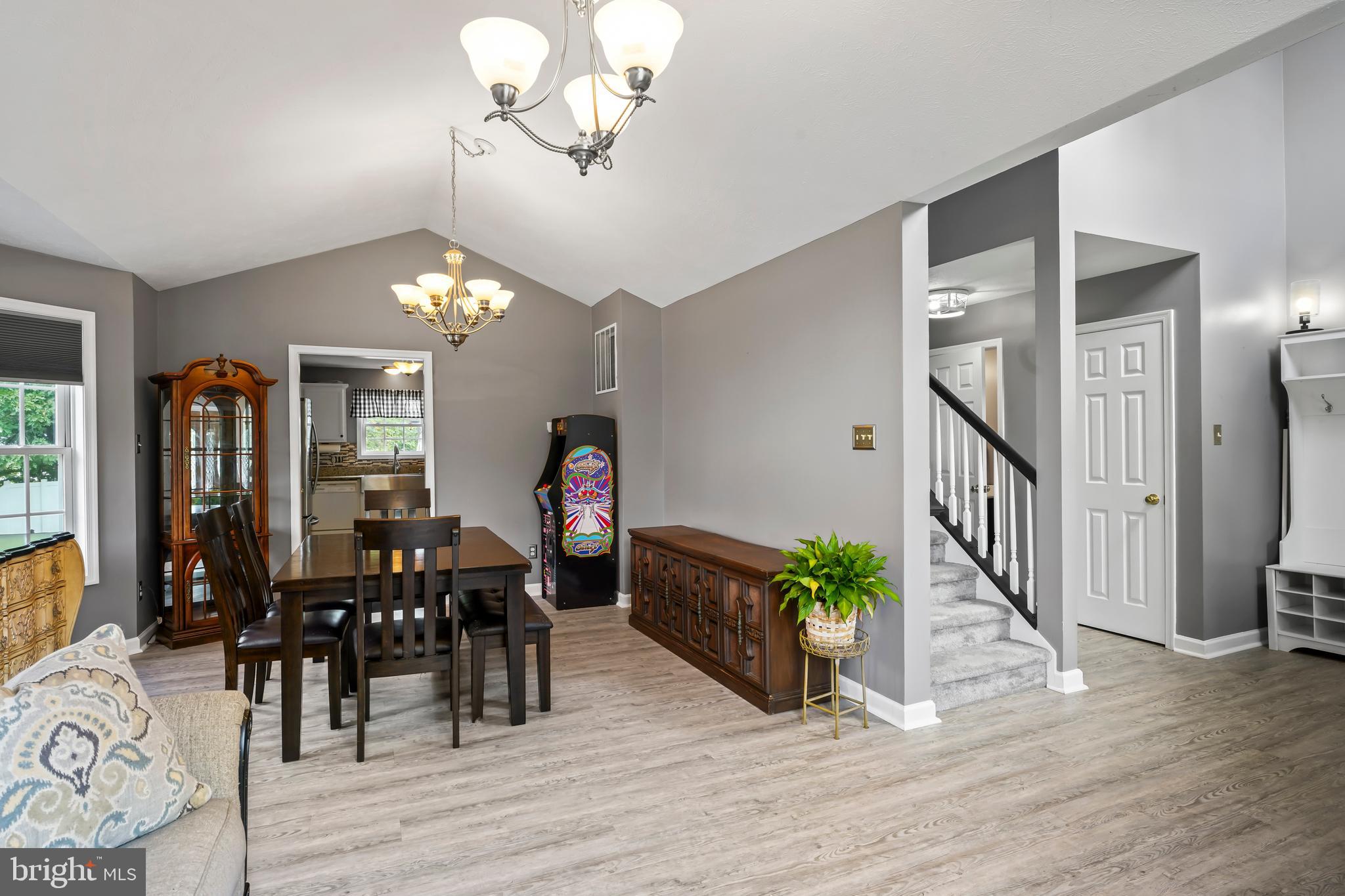 HAPPY CREEK KNOLLS - Residential