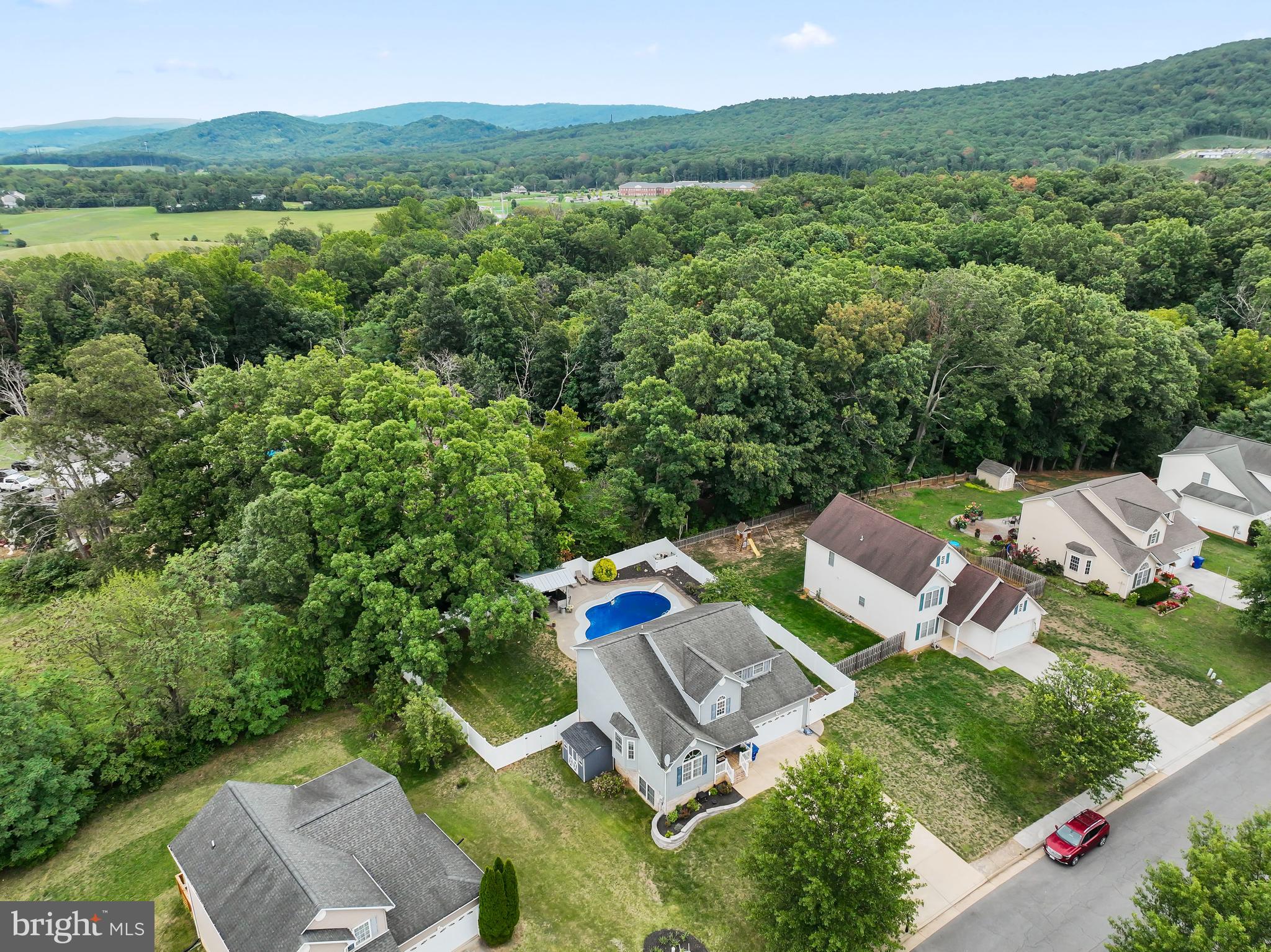 HAPPY CREEK KNOLLS - Residential