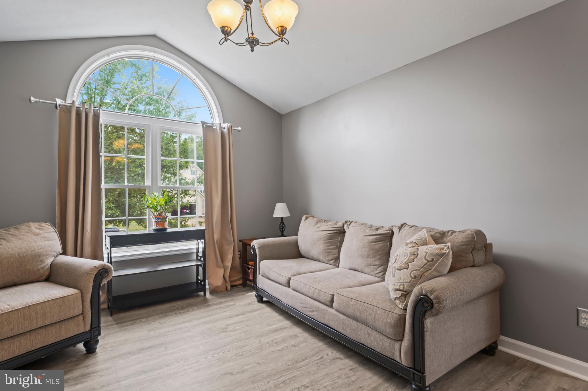 HAPPY CREEK KNOLLS - Residential