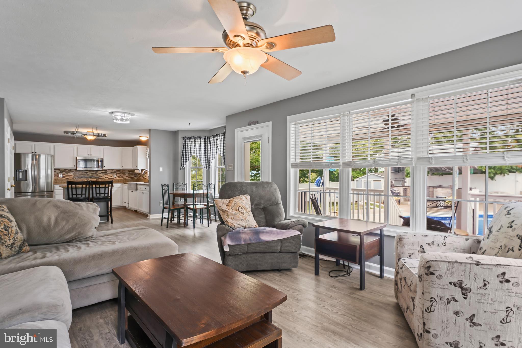 HAPPY CREEK KNOLLS - Residential