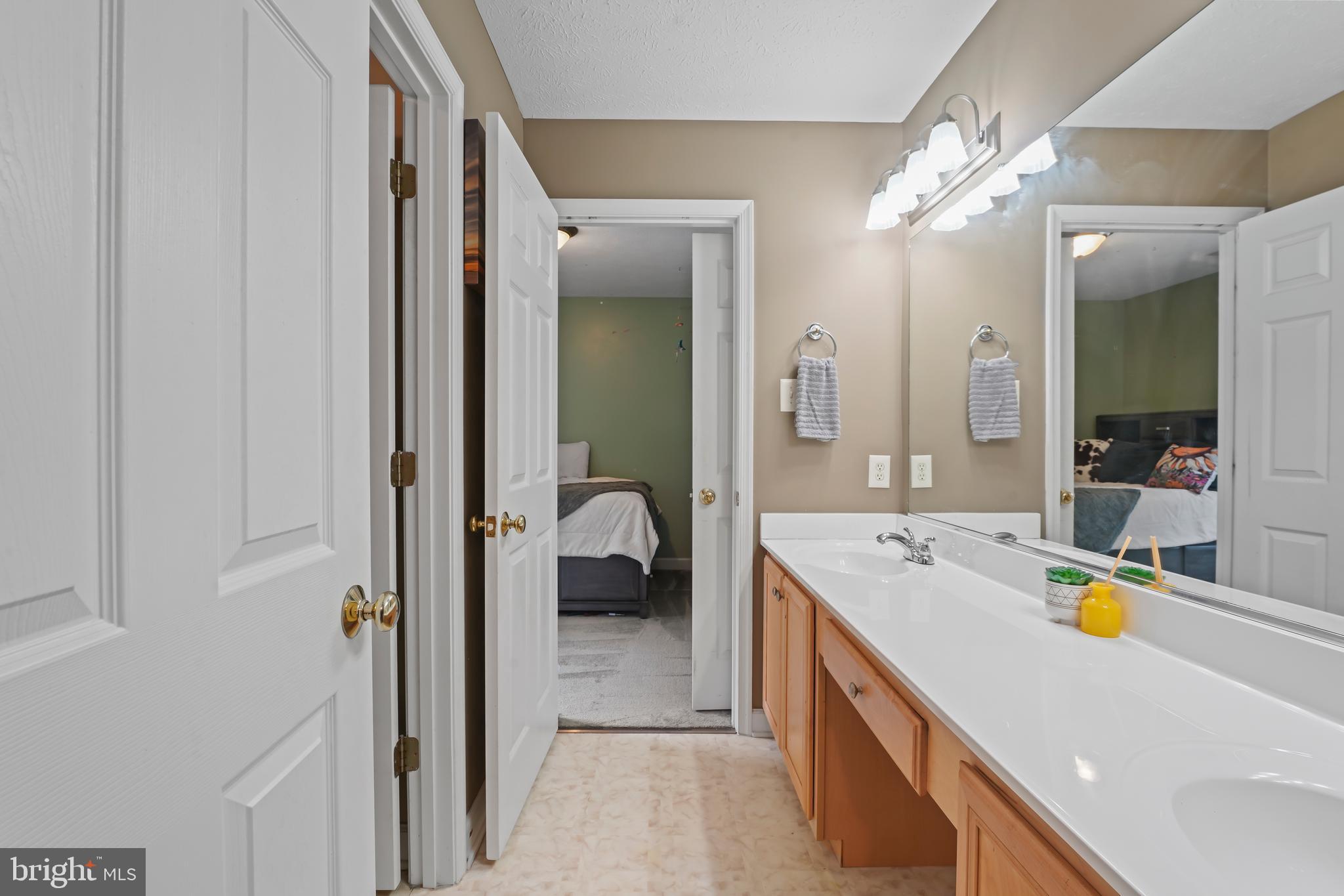 HAPPY CREEK KNOLLS - Residential