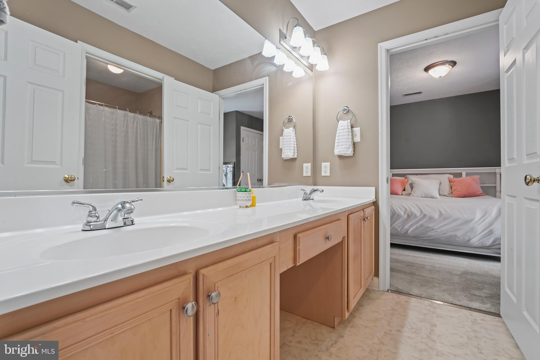 HAPPY CREEK KNOLLS - Residential