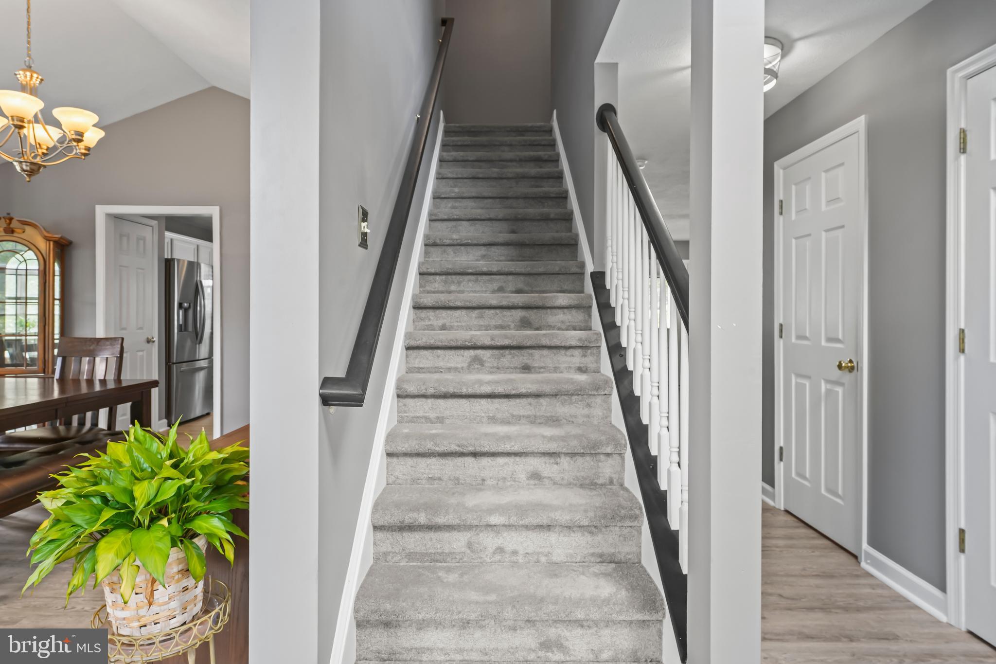 HAPPY CREEK KNOLLS - Residential