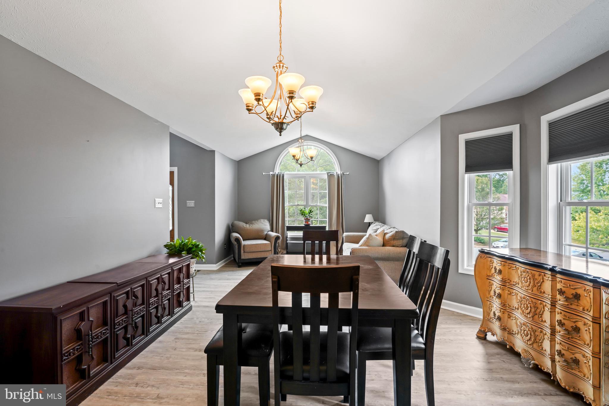 HAPPY CREEK KNOLLS - Residential